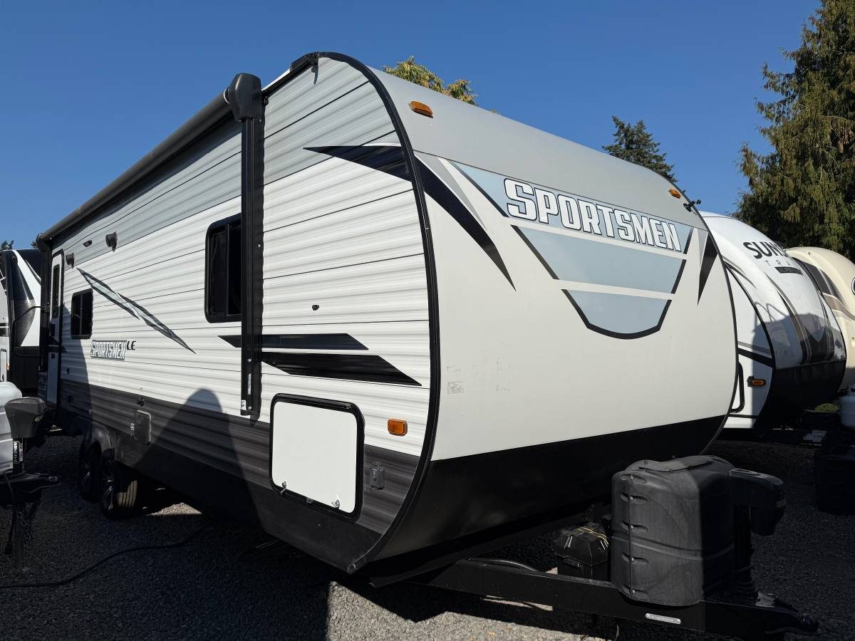 2021 Sportsmen by KZ RV 28’ Travel Trailer 1- Slide