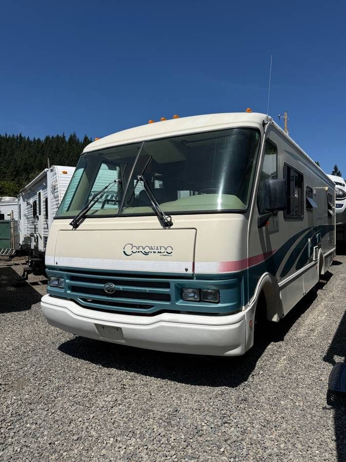 1995 Fleedwood Pace Arrow 30H Class A featured photo