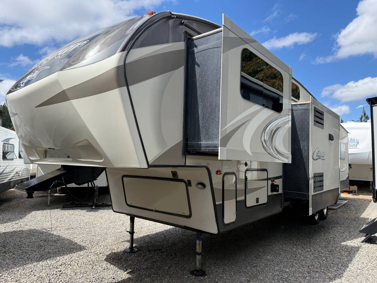 2017 Keystone Cougar 38' F/W 4 Slides 337FLS Front Living Room